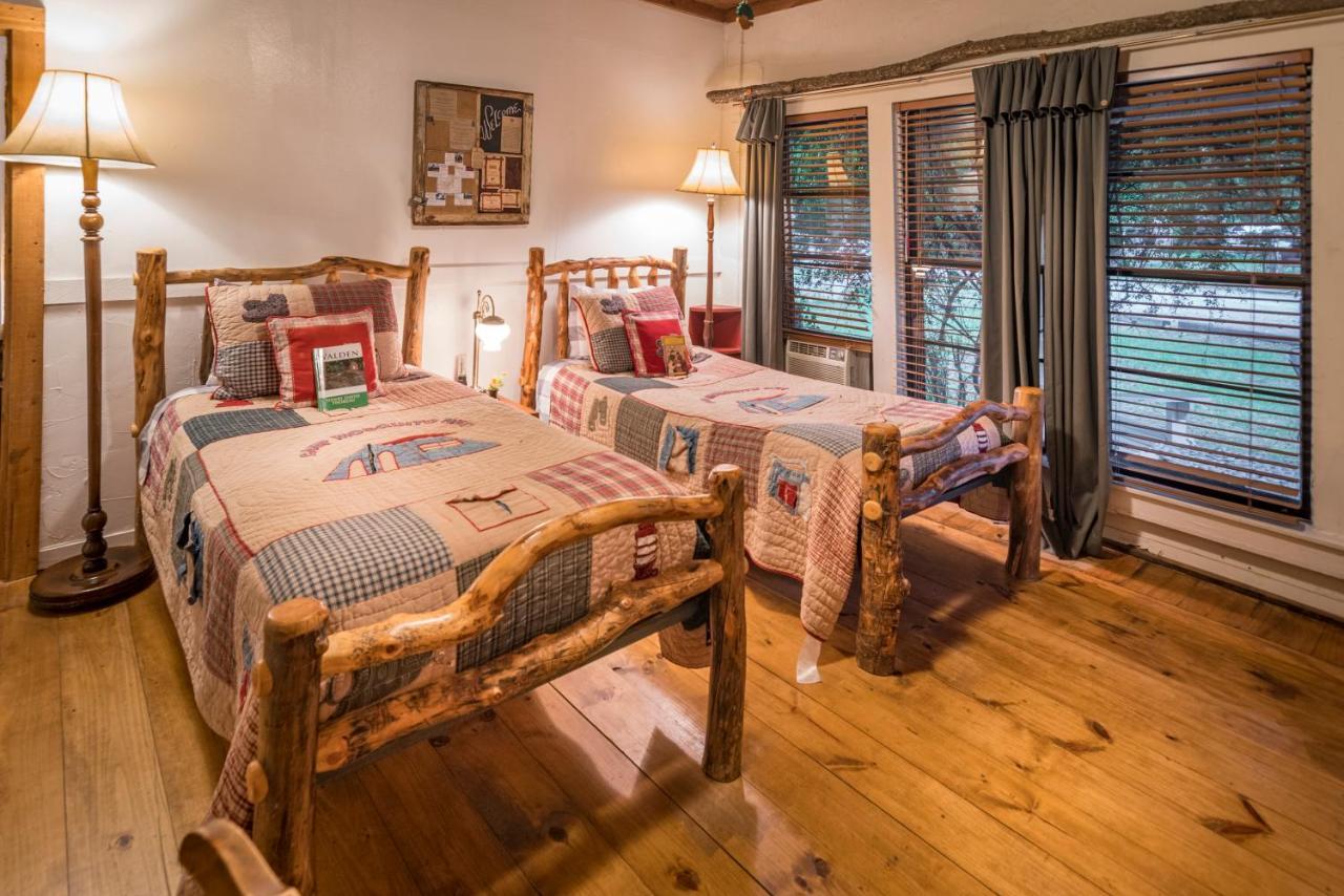 Country Woods Inn غلين روز المظهر الخارجي الصورة